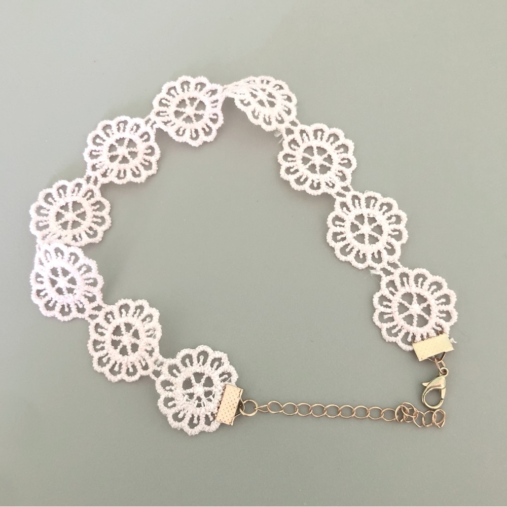 Women’s Baby Pink Vintage Lace Coquette Choker Necklace
